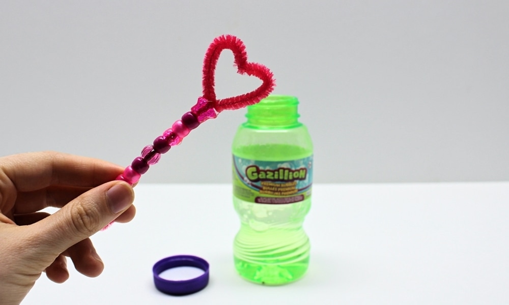DIY Pipe Cleaner Bubble Wands with Bubble Liquid
